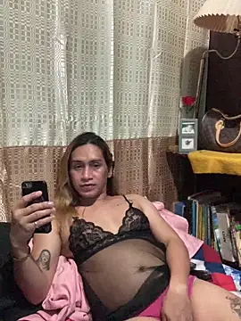 Snapshot of pretty_TRANSjona chatting on April 10, 7:54 pm pretty TRANSjona online show from April 10, 7:54 pm