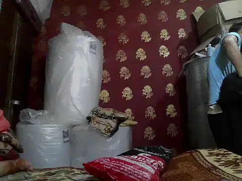 ursdreamperson online show from February 22, 1:13 pm