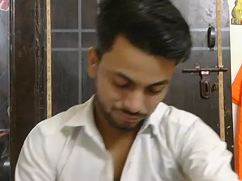 ursdreamperson online show from May 5, 1:41 am