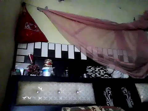 ursdreamperson online show from February 9, 4:16 pm