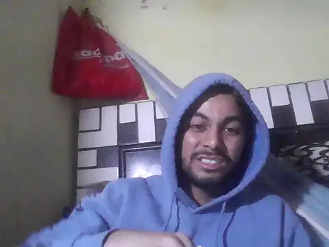 ursdreamperson online show from December 19, 3:47 pm