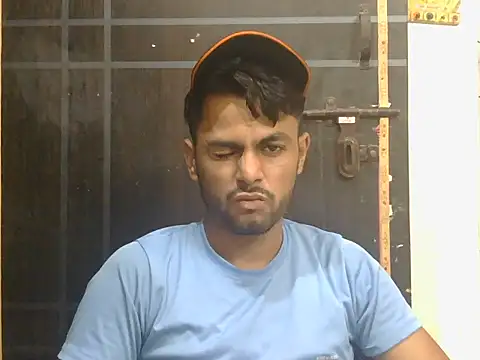 ursdreamperson online show from May 28, 6:43 am