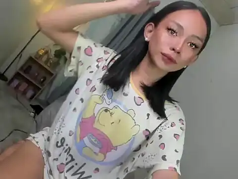 Mysterious tgirl online show from May 29, 11:00 pm