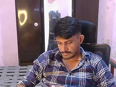 Snapshot of krishjaat43 chatting on June 21, 6:36 pm krishjaat43 online show from June 21, 6:36 pm