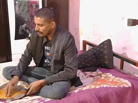 Snapshot of krishjaat43 chatting on December 15, 8:20 am krishjaat43 online show from December 15, 8:20 am