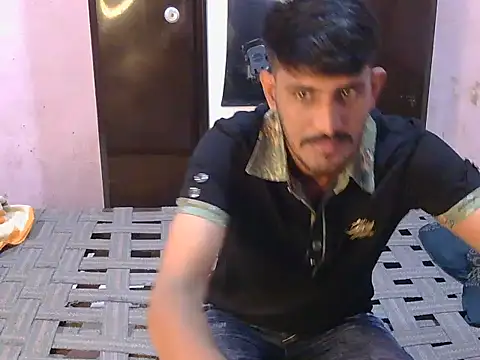 Snapshot of krishjaat43 chatting on June 24, 6:06 pm krishjaat43 online show from June 24, 6:06 pm