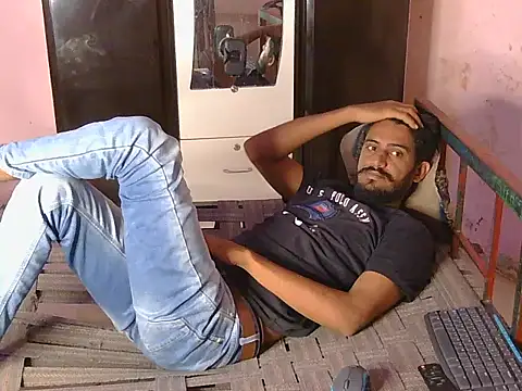 krishjaat43 online show from April 12, 3:43 am