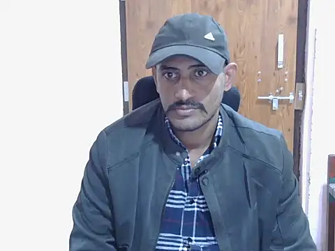 Snapshot of krishjaat43 chatting on December 5, 10:36 am krishjaat43 online show from December 5, 10:36 am