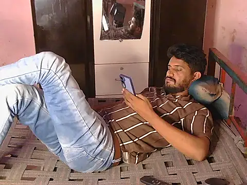 krishjaat43 online show from May 21, 3:37 am