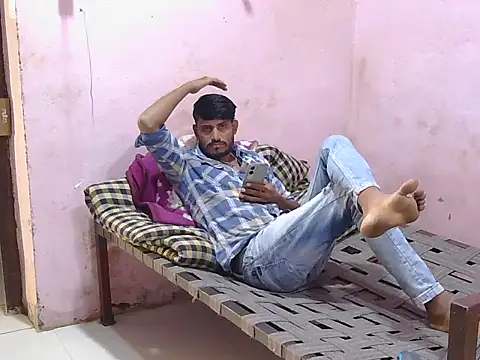 Snapshot of krishjaat43 chatting on November 17, 9:02 am krishjaat43 online show from November 17, 9:02 am