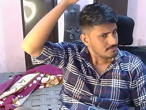 Snapshot of krishjaat43 chatting on June 21, 6:08 am krishjaat43 online show from June 21, 6:08 am
