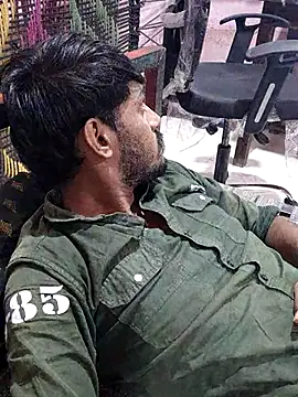 Snapshot of krishjaat43 chatting on November 4, 2:59 am krishjaat43 online show from November 4, 2:59 am