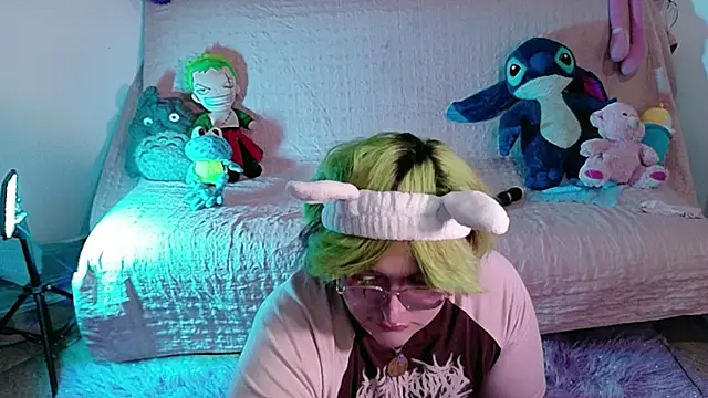 XxGreenGoodxX online show from March 27, 7:15 pm