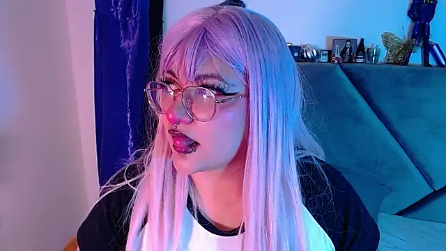 Snapshot of XxGreenGoodxX chatting on December 3, 11:25 pm XxGreenGoodxX online show from December 3, 11:25 pm