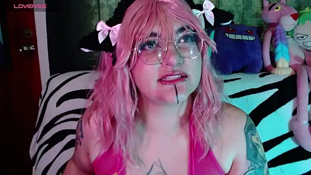 Snapshot of XxGreenGoodxX chatting on September 10, 8:19 pm XxGreenGoodxX online show from September 10, 8:19 pm