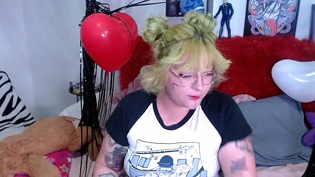 XxGreenGoodxX online show from February 15, 8:41 pm