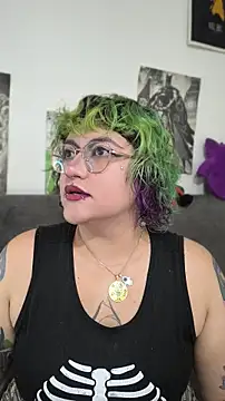XxGreenGoodxX online show from May 21, 6:38 pm