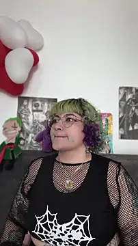 XxGreenGoodxX online show from May 26, 6:39 pm
