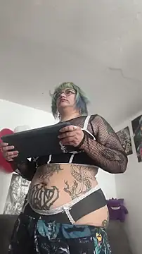 XxGreenGoodxX online show from May 19, 6:48 pm