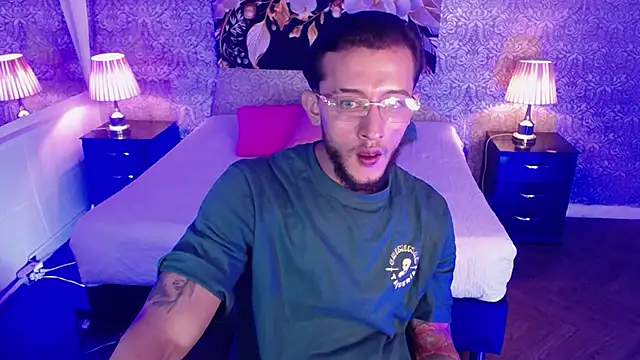 jonas conor online show from November 10, 8:03 pm