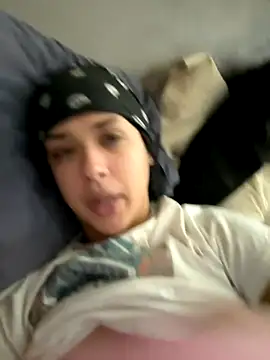 Snapshot of theviberoom chatting on September 22, 3:12 am theviberoom online show from September 22, 3:12 am