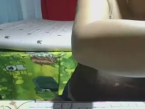 Snapshot of SeksiEstella chatting on November 5, 9:18 pm SeksiEstella online show from November 5, 9:18 pm