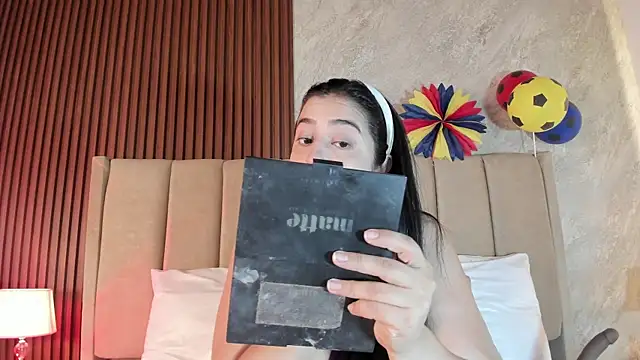  Cris Spicy  online show from June 24, 7:55 pm