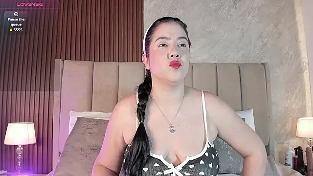  Cris Spicy  online show from March 18, 7:37 pm