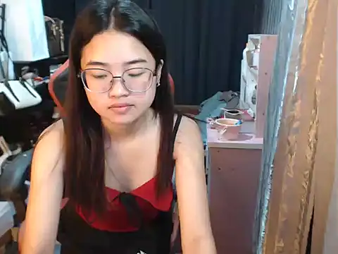 Snapshot of urhoneybunny25 chatting on October 15, 12:53 am urhoneybunny25 online show from October 15, 12:53 am