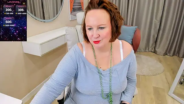 Snapshot of WifeyXRated chatting on January 25, 5:51 am WifeyXRated online show from January 25, 5:51 am