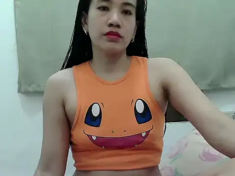 Snapshot of Ursexychixxx_4u chatting on June 29, 10:42 pm Ursexychixxx 4u online show from June 29, 10:42 pm