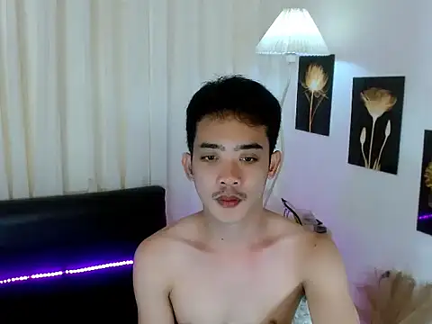 The Fucking Dolls online show from January 13, 4:11 pm