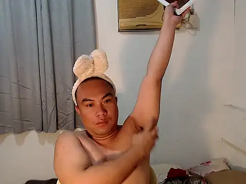 asianayumi online show from March 23, 2:33 am