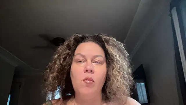 Snapshot of number1slut chatting on October 8, 1:23 pm number1slut online show from October 8, 1:23 pm
