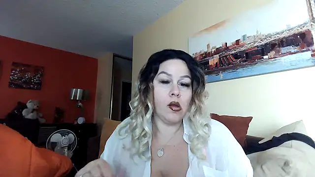 Snapshot of number1slut chatting on March 18, 6:28 pm number1slut online show from March 18, 6:28 pm