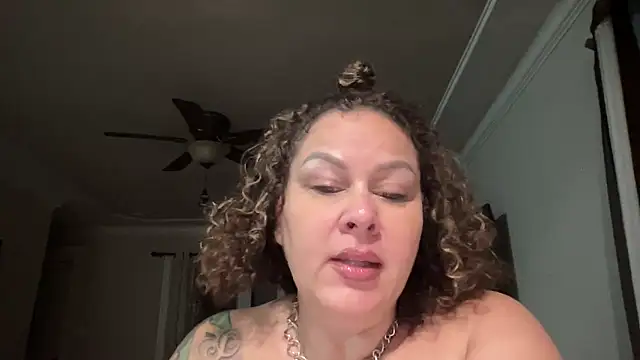 Snapshot of number1slut chatting on October 23, 11:42 am number1slut online show from October 23, 11:42 am