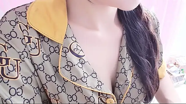 mylove20022 online show from March 1, 11:10 am