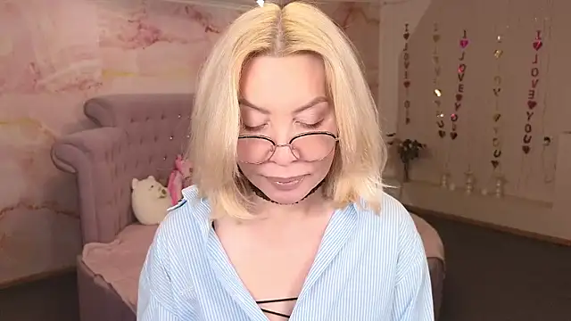 Wendy Waves online show from October 19, 10:51 am