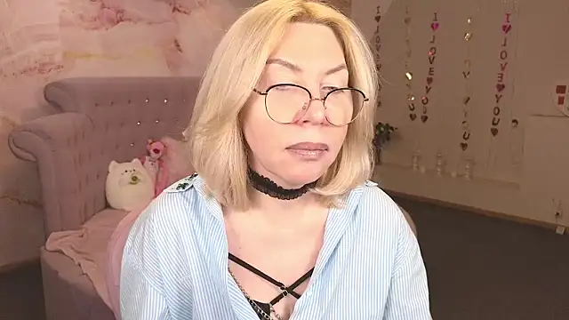 Wendy Waves online show from October 21, 12:04 pm