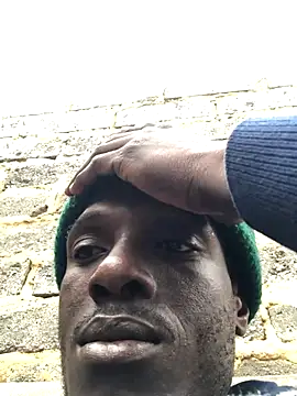 cuminsidebby online show from November 15, 8:40 am