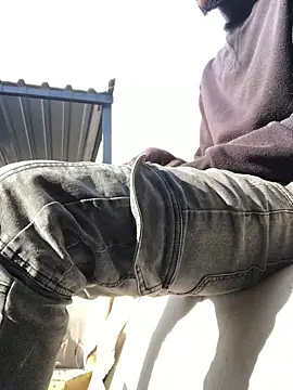 cuminsidebby online show from April 15, 6:19 am