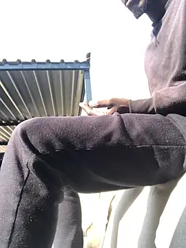 cuminsidebby online show from April 14, 7:24 am