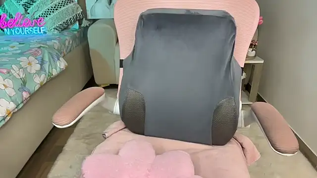 Hot vibes143 online show from February 10, 7:13 pm