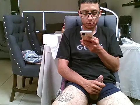 Jaleale33 online show from April 15, 3:27 pm