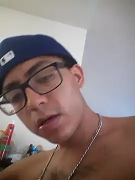 Jaleale33 online show from December 2, 7:15 pm