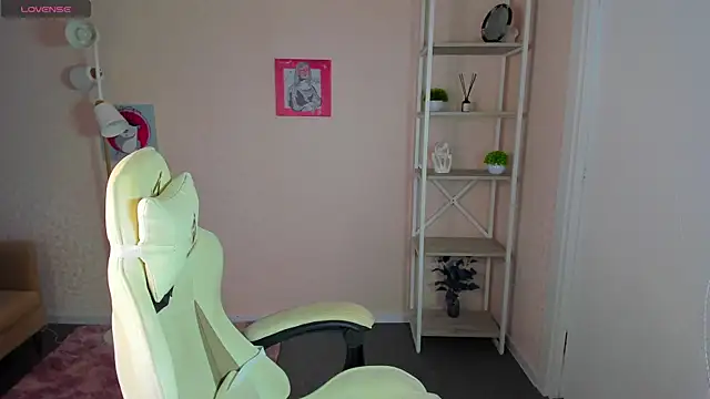 Lori Blossom online show from September 30, 8:20 am