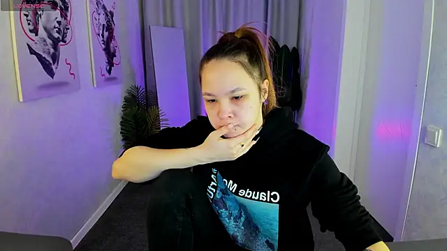 Snapshot of Lori_Blossom chatting on February 17, 1:14 am Lori Blossom online show from February 17, 1:14 am