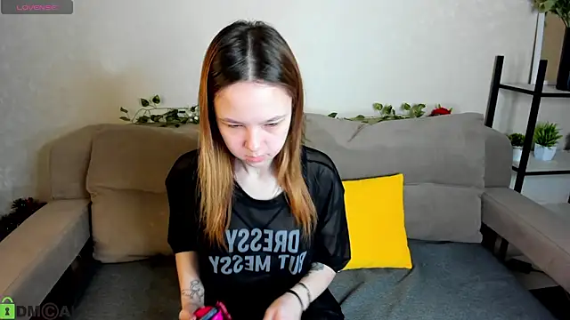 Snapshot of Lori_Blossom chatting on February 5, 6:20 am Lori Blossom online show from February 5, 6:20 am