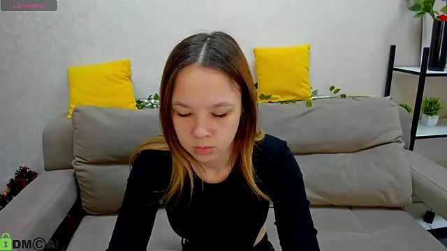 Snapshot of Lori_Blossom chatting on February 9, 9:18 am Lori Blossom online show from February 9, 9:18 am