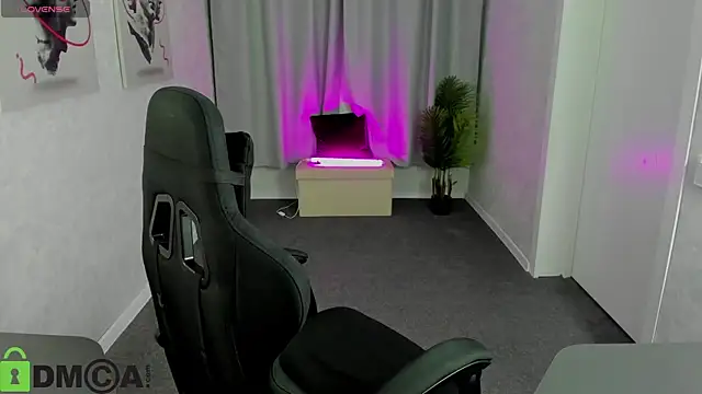 Lori Blossom online show from September 25, 8:20 am